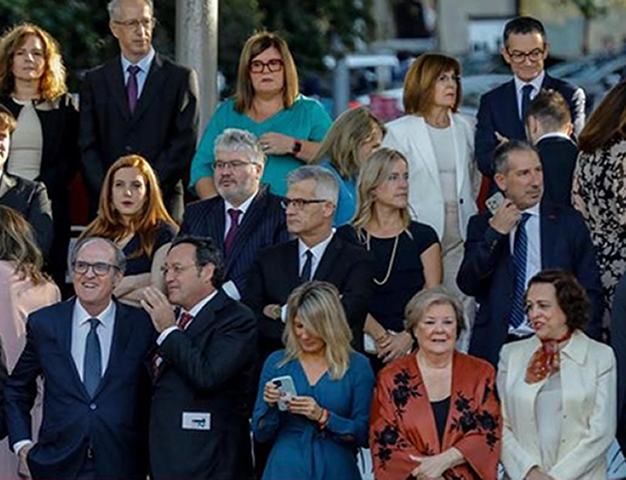 Tribuna desfile 12 Octubre