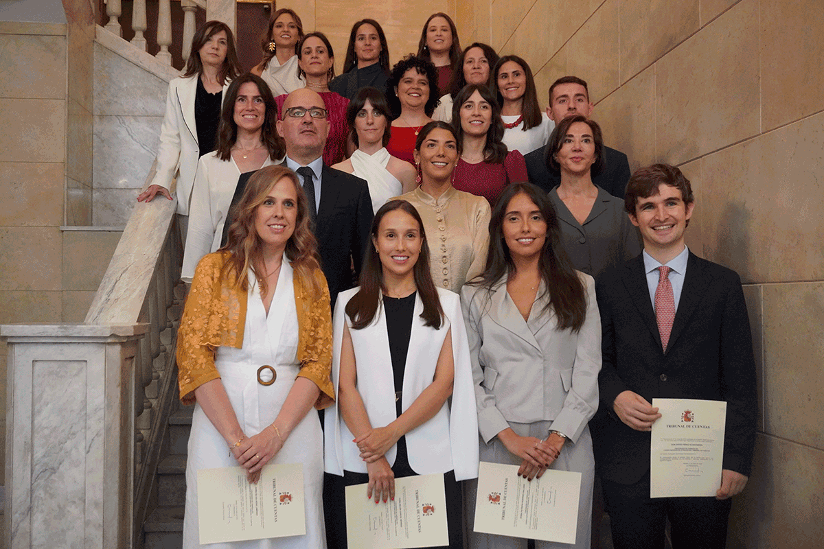 Acto de toma de posesión de las nuevos funcionarias y funcionarios de los Cuerpos propios del Tribunal de Cuentas Acto de toma de posesión de las nuevos funcionarias y funcionarios de los Cuerpos propios del Tribunal de Cuentas